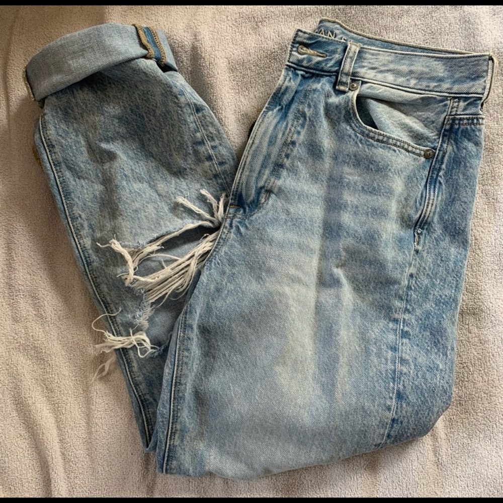 American eagle mom jeans